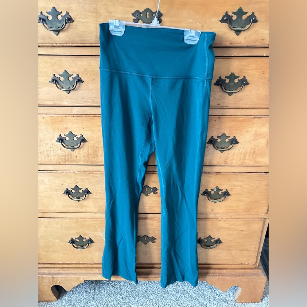 Lululemon cropped flare align leggings size 6